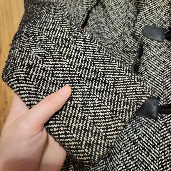 Coat/ Jacket - Picture 2 of 2